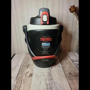 Thermos 64 oz. Water Jug - Black Hydration Bottle. Cold Only